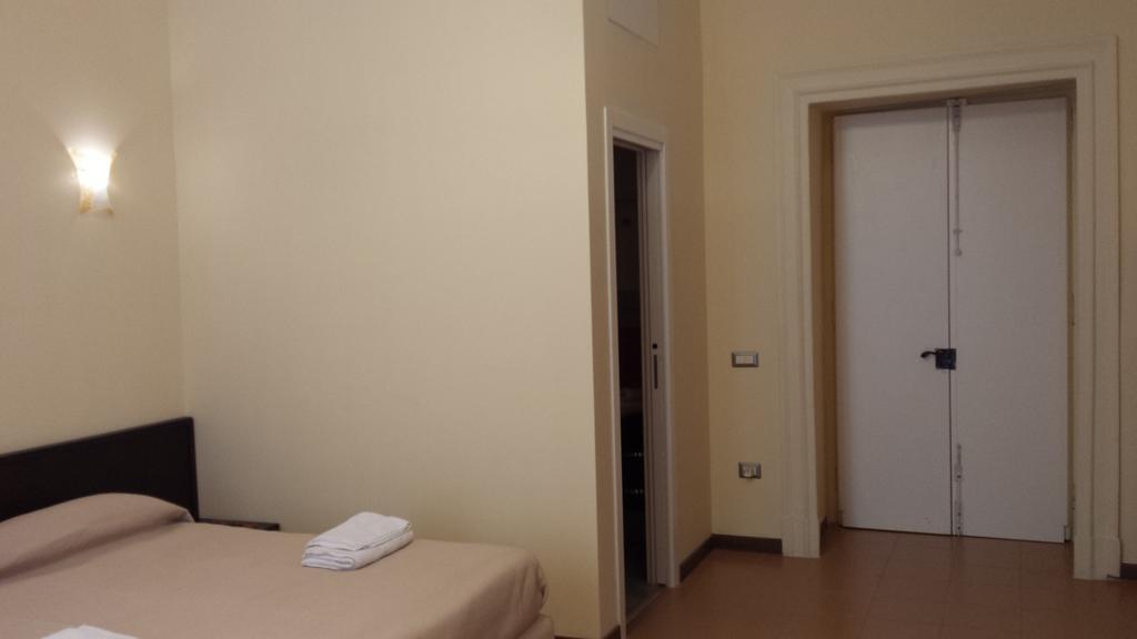 Duomo 89 Bed & Breakfast Naples Bilik gambar