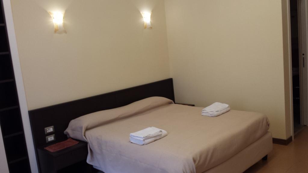 Duomo 89 Bed & Breakfast Naples Bilik gambar