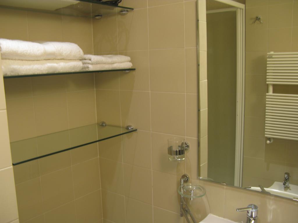 Duomo 89 Bed & Breakfast Naples Bilik gambar