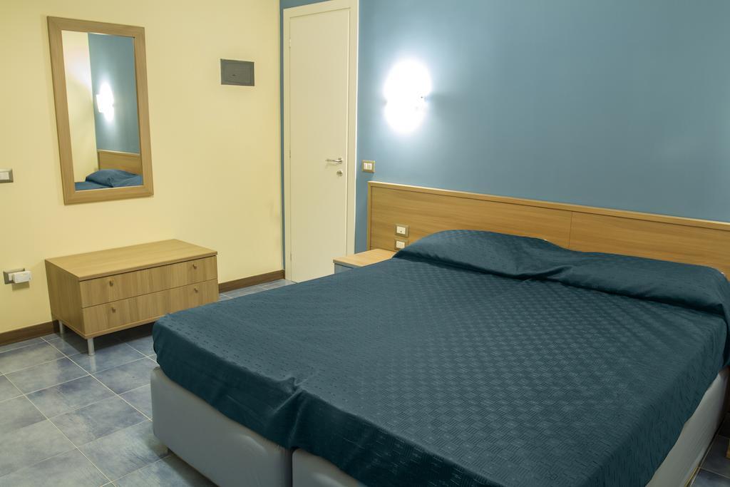 Duomo 89 Bed & Breakfast Naples Bilik gambar